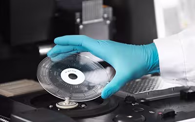 How microfluidic discs power Gyrolabs nanoliter precision